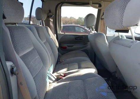 2002 Ford F-150 Lariat/Xlt z USA, uszkodzony, nr VIN 1FTRW08682KA73218